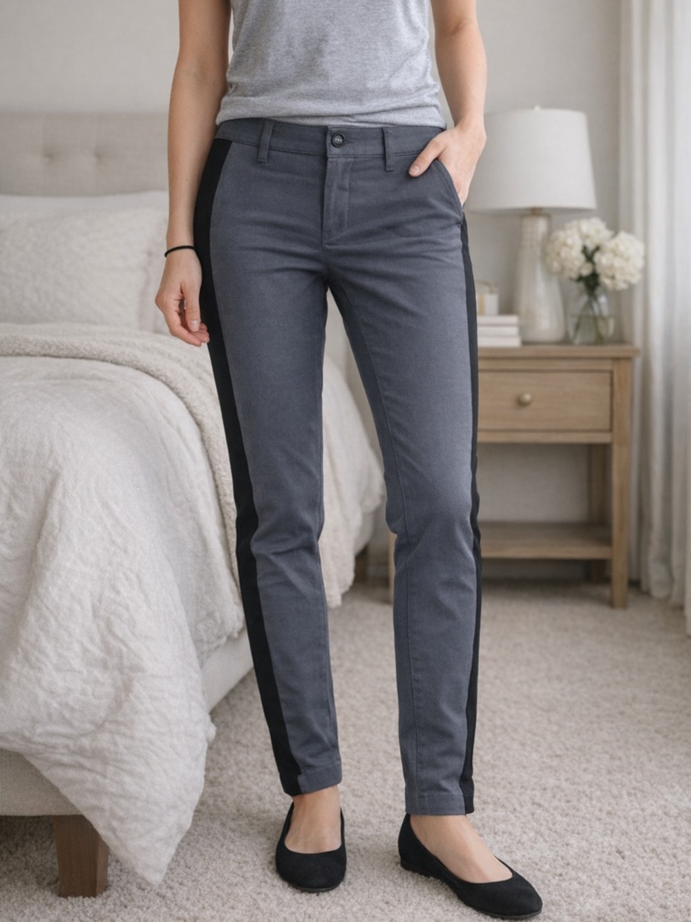 Banana Republic Sloan Pants – Gray w/ Black Side Panels (Size 0)